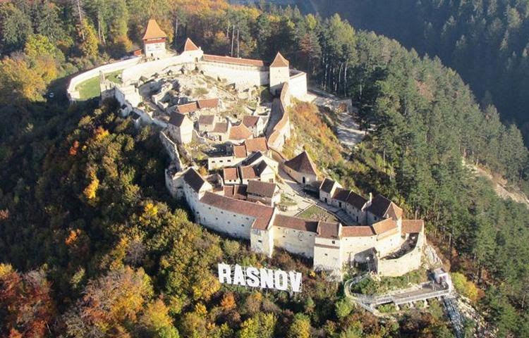 cetatea-rasnov-muntii-postavaru