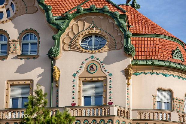 bolta-si-balcoane-palatul-vulturul-negru-din-oradea-judetul-bihor